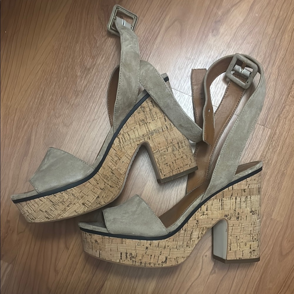 Stylish Tan Platform Sandals